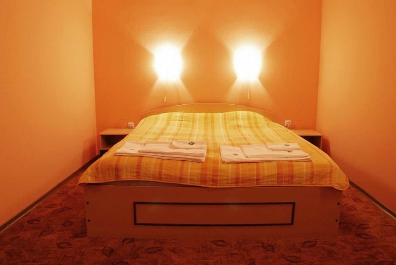 Hotel Tourist Center Momina Krepost Veliko Tárnovo Exterior foto